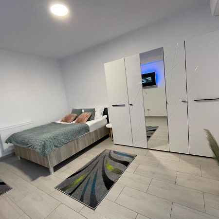 Studio Apartment Palas Mall Iasi Exterior foto